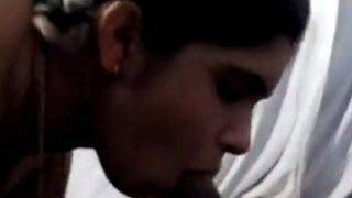 Bhabhi India Lagi Nikmatin Blowjob Sama Doggy Style Sambil Meraung-raung.