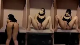 Jilbab Hitam, Toket Gede, Jari Main Ke Bawah.