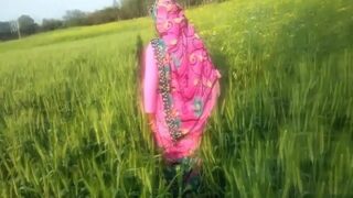 Video Mesum Pasangan Horny Di Ladang, Crot Mereka Bebas Keluar