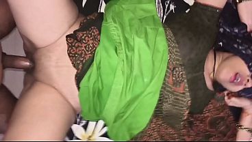 Kakak Tiri Desi Digocok Kasar Sama Adik Tiri Pas Lagi Di Rumah Sendirian, Full Film Pake Suara Hindi.
