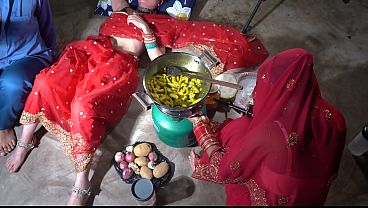 Ibu Tiri India Desi Lagi Ml Di Dapur, Omongan Kotor Bahasa Hindi Bikin Makin Nafsu.