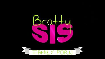 Gracie Gates & Brookie Blair Bilang Ke Stepbro, “kita Bisa Ngentot Bareng Terus Ke Pantai”