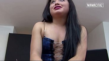 Goyangin Pantat Tebal Latin Pake Rok Mini… Doi Gak Tahan Megang-megang Terus