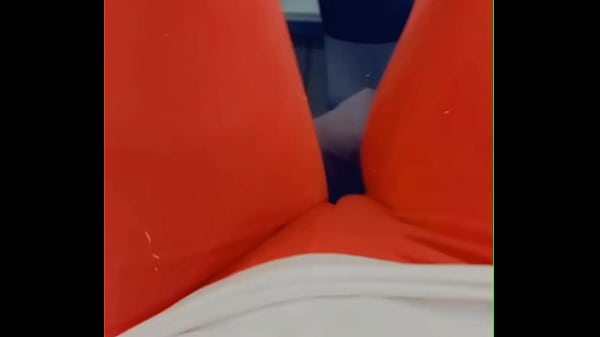 Langsung Dari Gym, Celana Ngepres Bikin Kontol Tegang