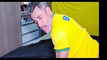 Orang Arab Datang Ke Brasil, Ngebocahin Lubang Belakang Si Bapak Brasil Sampe Keluar (cuplikan)