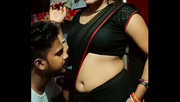 Desi Bhabhi Saree Navel Panas Basah Kencang