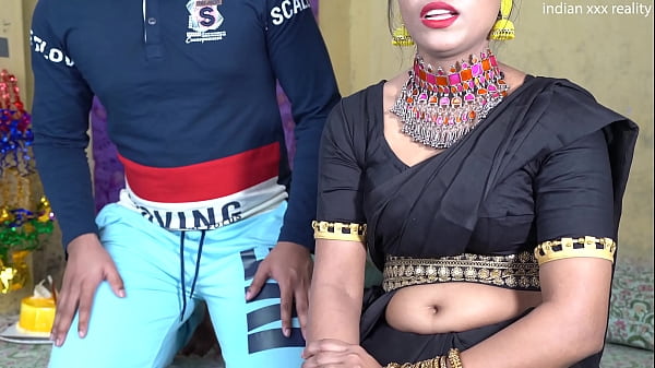 Ibu Tiri India Xxx Ngentot Ulang Tahun, Desi Hot Banget Hindi