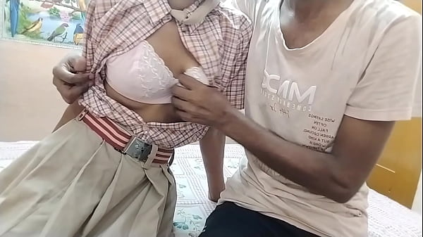 Desi Cewek India Imut Pake Seragam Sekolah, Siap Digebrak