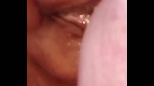 Desi Bhabhi Lagi Ngocok Kontol Sampai Muncrat.