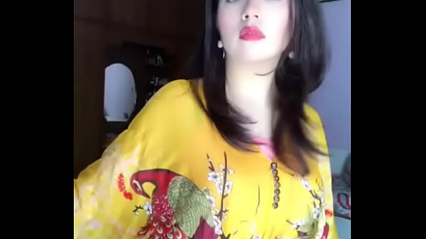 Desi Cewek Panggilan Siap Bikin Kamu Makin Panas