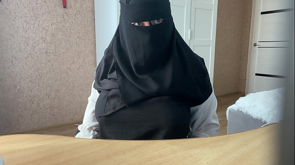 Live Chat, Arab Milf Colmek Sampai Crot Di Depan Kamera
