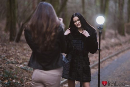 Elouisa Ngewe Cewek Czech Remaja, Nikmatin Lesbi Panas Banget