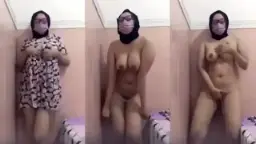 Hijab Doang, Toket Bulat Nongol, Binalnya Kebangetan.