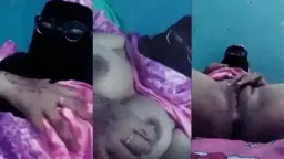 Ibu Guru Ngaji Lagi Sange, Colmek Sampe Muncrat.