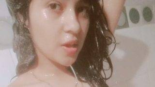 Mandiin Cewek India Abg Basah Kuyup Kamar Mandi Foto Bugilnya Bocor