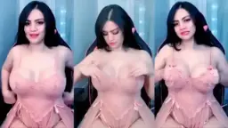Pake Lingerie Tembus Pandang, Remes Uting Sampe Basah