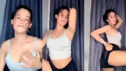 Vivie Baju Putih Goyang, Sange Lihat Gerakannya Bikin Meleleh.