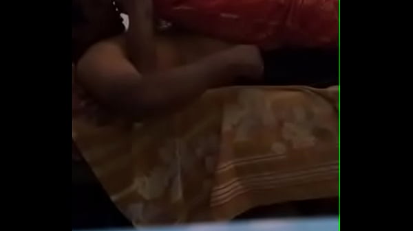 Desi Istri Di Atas, Nunggingin Suami Sambil Mainin Sendiri