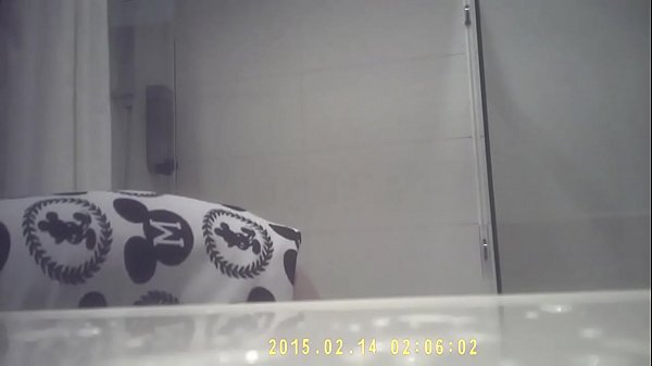 Dengerin Suara Cipratan Air, Ngintipin Kakak Kecil Mungilku Mandi, Bikin Makin Liar.