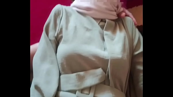 Saudari Tiri Berhijab Digilir Saat Momen Lebaran Penuh Nafsu