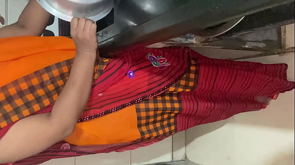 Bhabhi Ko Devar Ne Dapur Se Kamar Me Bula Kar Choda, Garam Hindi Voice Wala Viral Mms