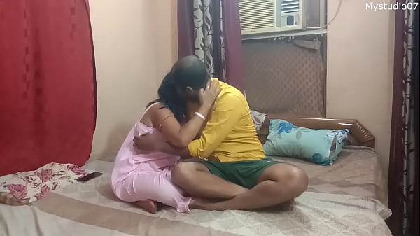 Desi Vhabi Ke Saath Garm Desi Style Mein Chudai, Ghar Ka Bana Hua Aur Saaf Hindi Audio Ke Saath!